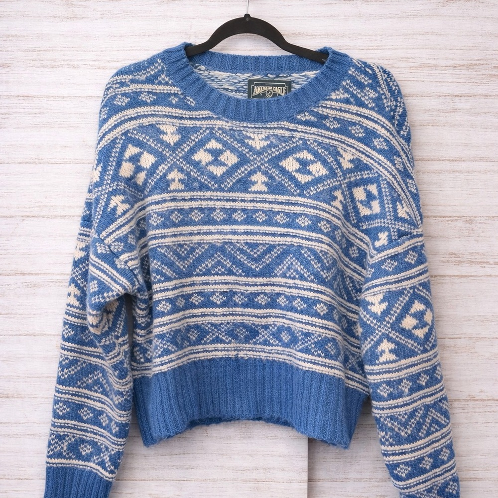American Eagle Outfitters Blue and White Knit Sweater